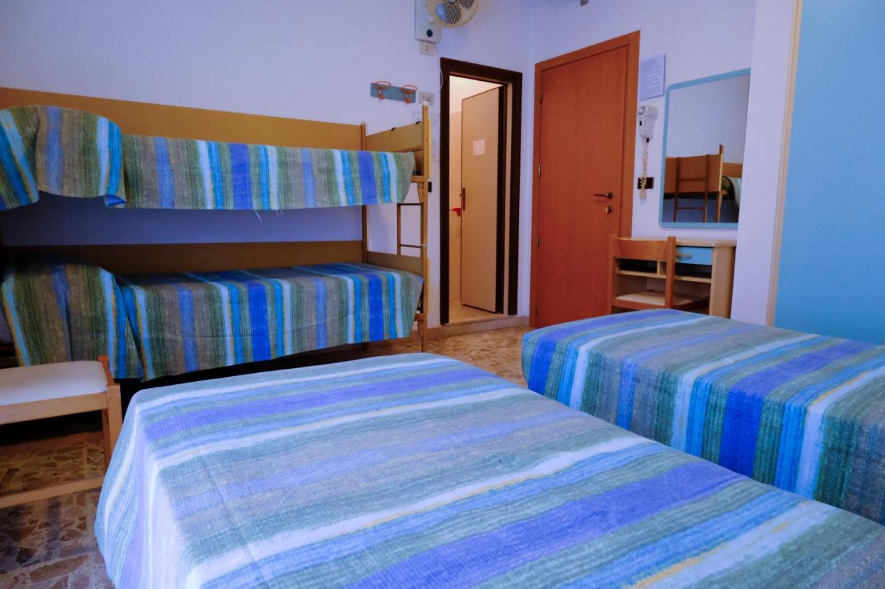 Hotel Chiara Rimini Exteriör bild