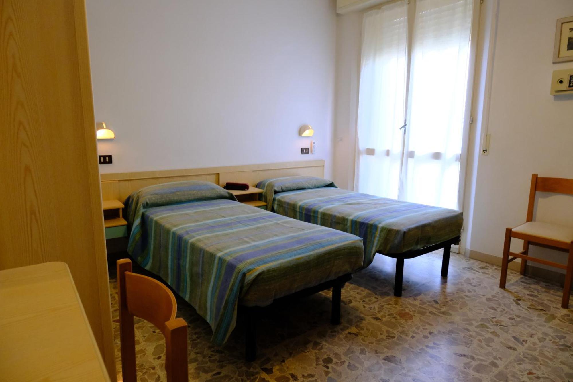Hotel Chiara Rimini Exteriör bild